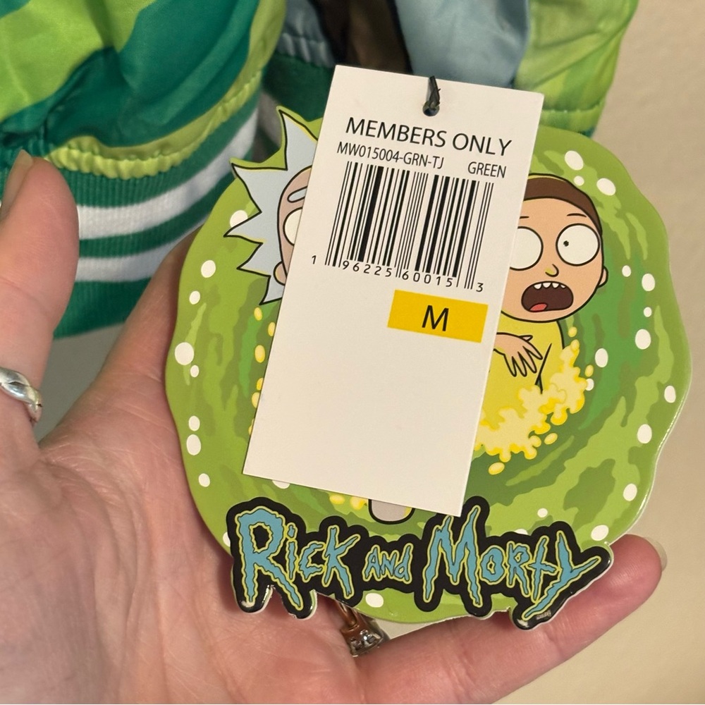 NWT Rick and Morty Members Only Bomber Jacket Green Portal Graphic Full Zip M - Picture 4 of 15